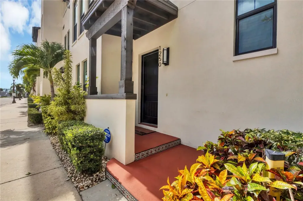 1250 May Lane Sarasota FL 34236