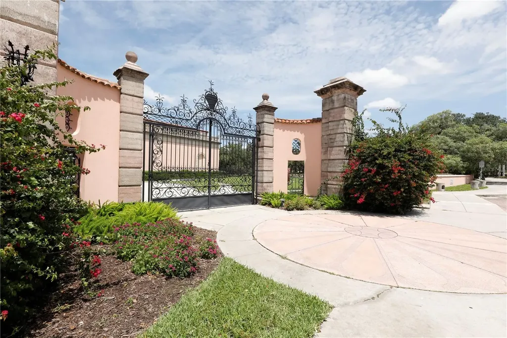 1250 May Lane Sarasota FL 34236