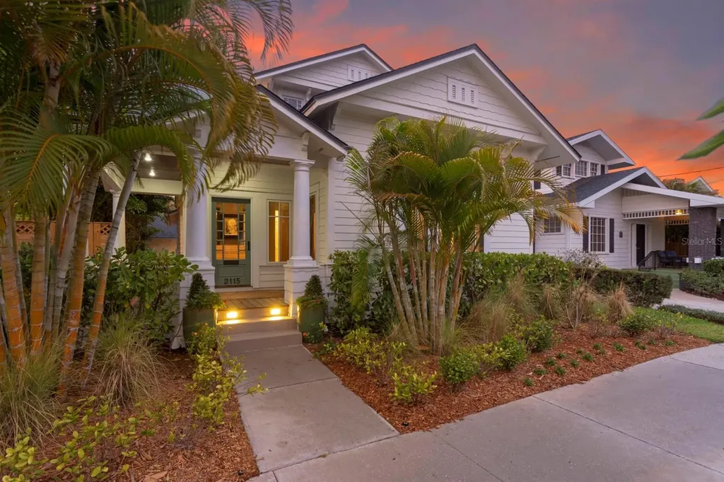2115 W Watrous Avenue Tampa FL 33606