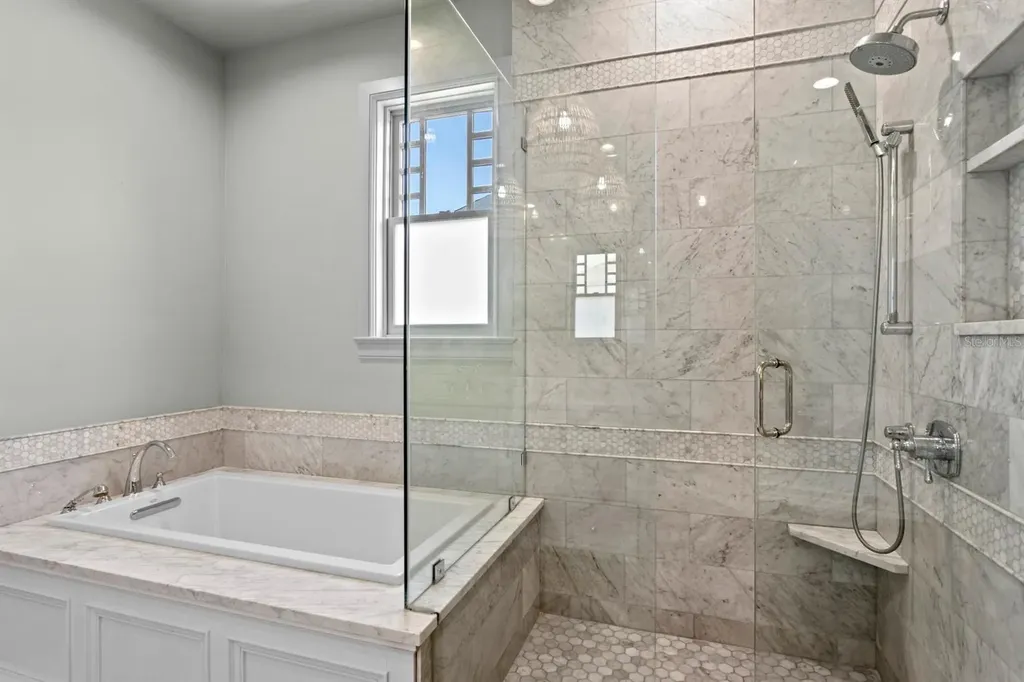 2115 W Watrous Avenue Tampa FL 33606