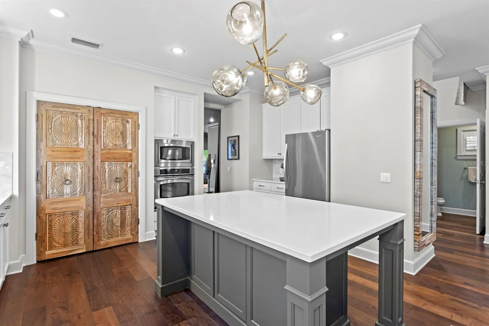 2115 W Watrous Avenue Tampa FL 33606