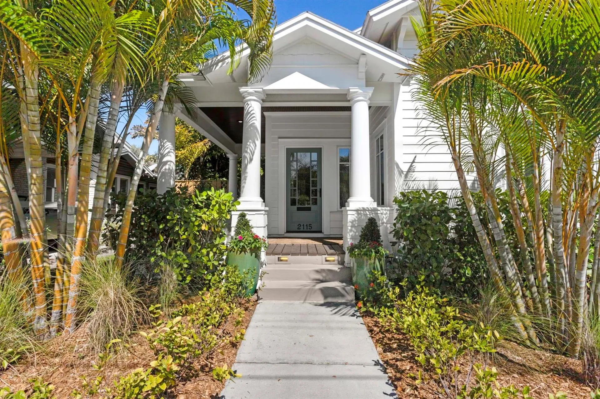 2115 W Watrous Avenue Tampa FL 33606