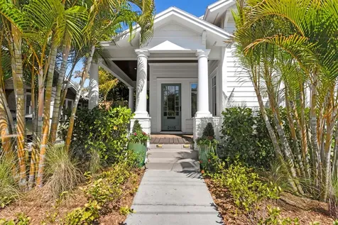 2115 W Watrous Avenue Tampa FL 33606