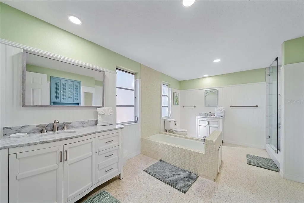 611 Venice Lane Sarasota FL 34242