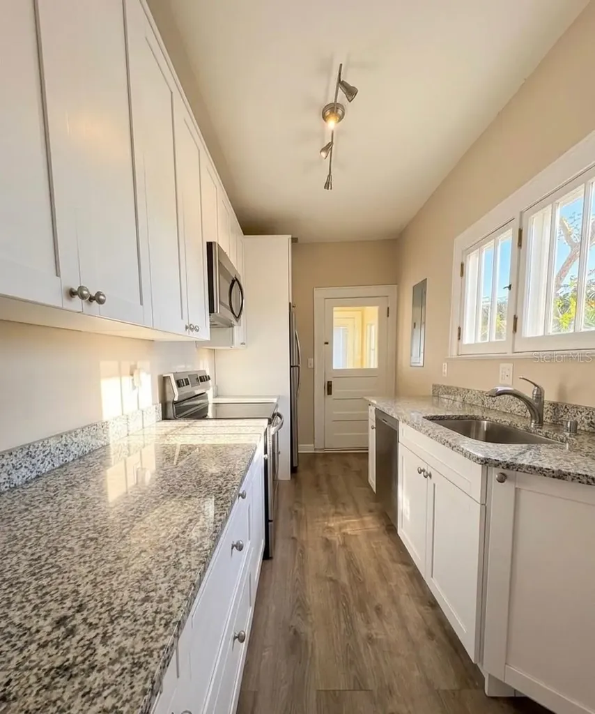 1010 14th Avenue NW Largo FL 33770