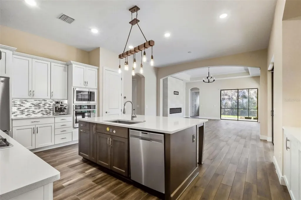 14907 Tavares Mill Avenue Lithia FL 33547