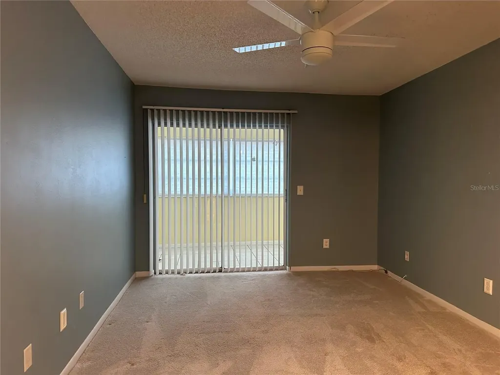 209 NE Lincoln Circle N St Petersburg FL 33702