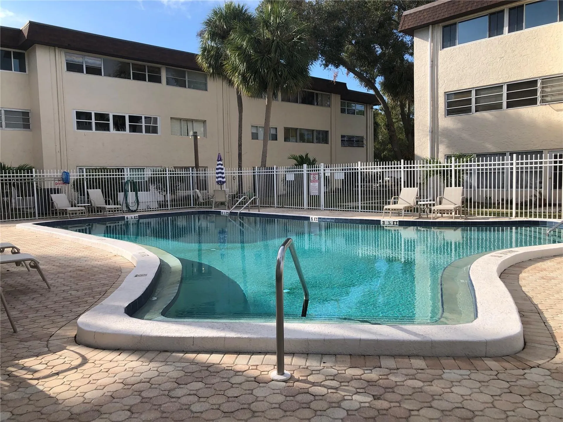209 NE Lincoln Circle N St Petersburg FL 33702