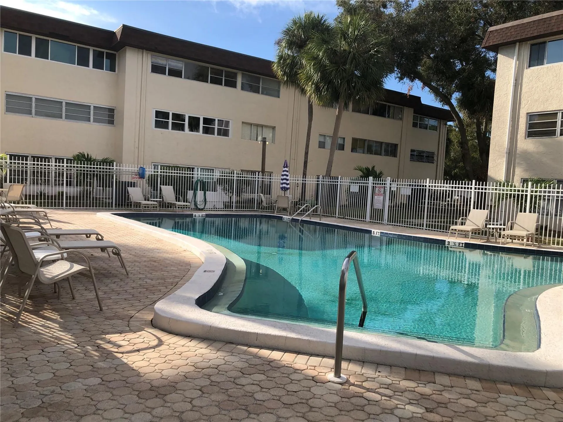 209 NE Lincoln Circle N St Petersburg FL 33702