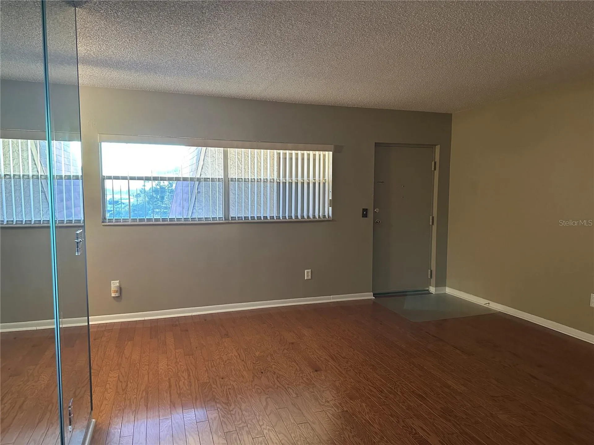 209 NE Lincoln Circle N St Petersburg FL 33702