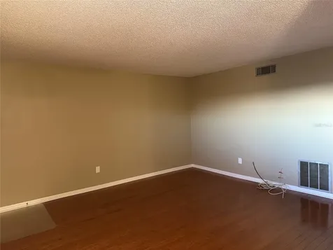209 NE Lincoln Circle N St Petersburg FL 33702