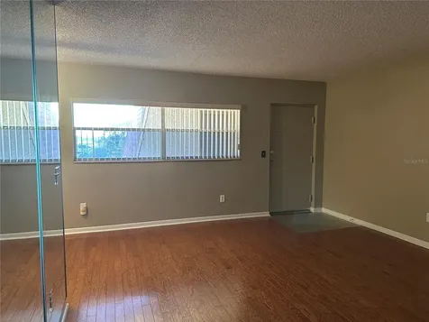 209 NE Lincoln Circle N St Petersburg FL 33702