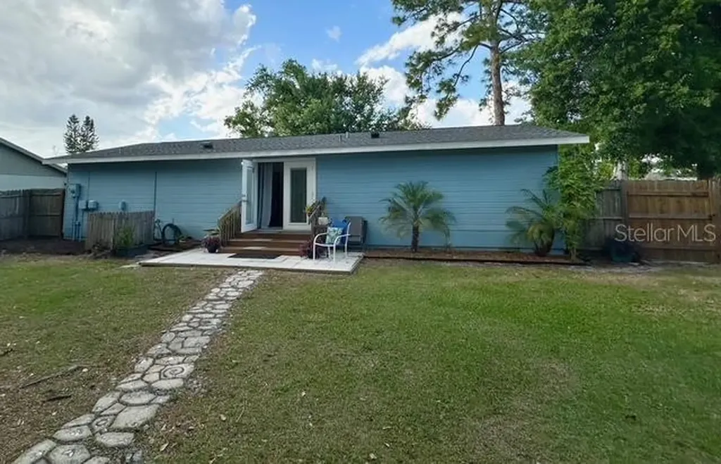 4045 Palau Drive Sarasota FL 34241