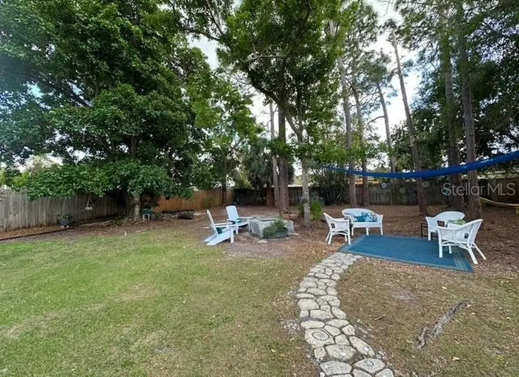 4045 Palau Drive Sarasota FL 34241