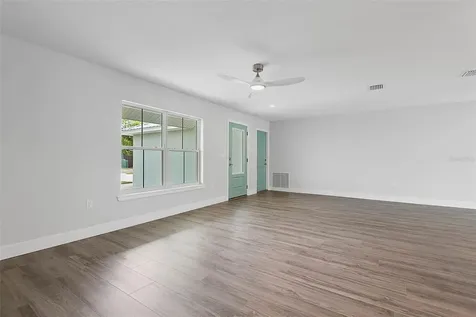 261 S Main Street Bunnell FL 32110