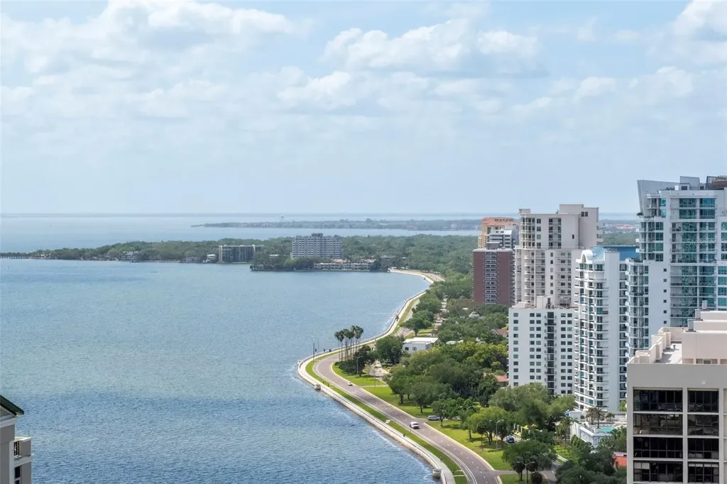 3015 S Ysabella Avenue Tampa FL 33629