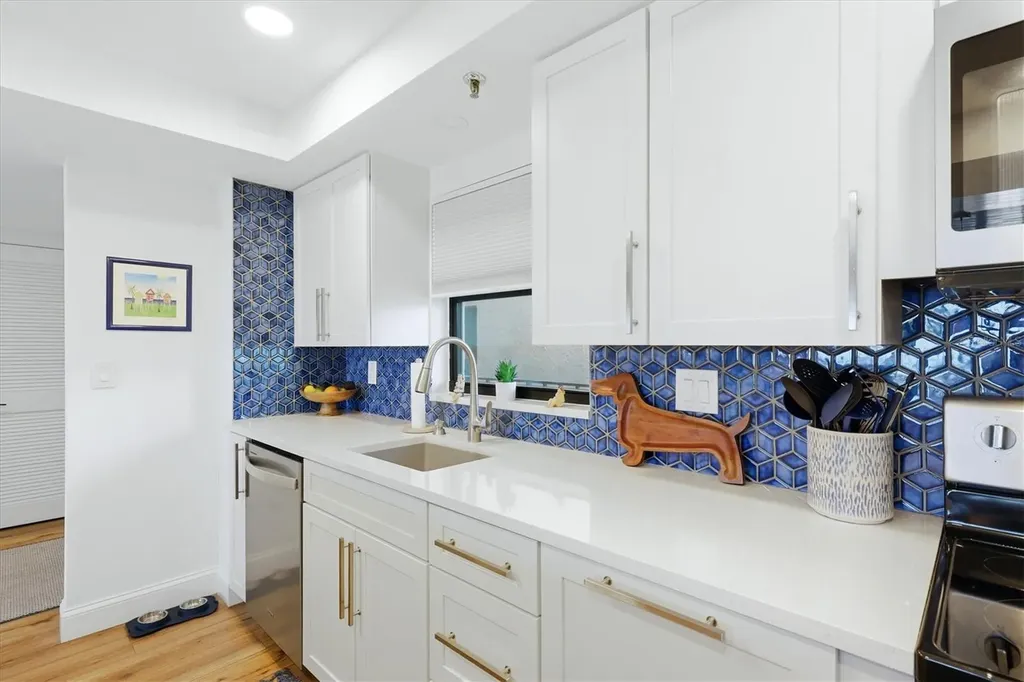 1001 Benjamin Franklin Drive Sarasota FL 34236