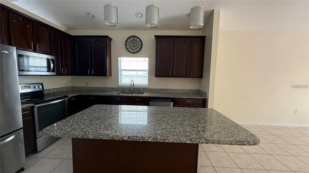 979 Hacienda Circle Kissimmee FL 34741