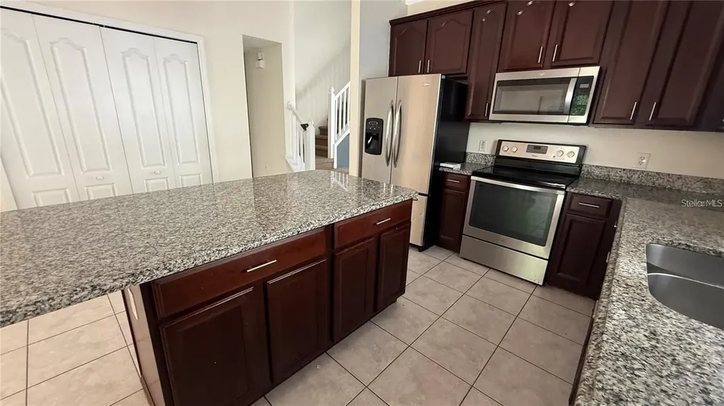 979 Hacienda Circle Kissimmee FL 34741