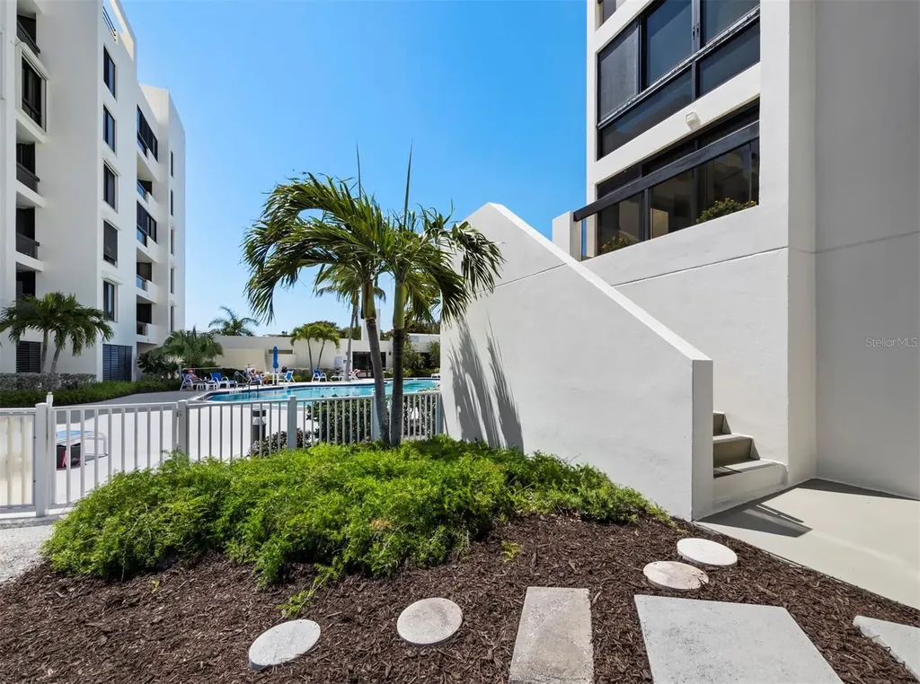 2020 Harbourside Drive Longboat Key FL 34228