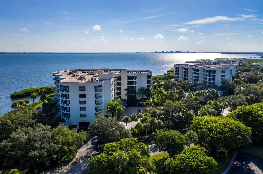 2020 Harbourside Drive Longboat Key FL 34228