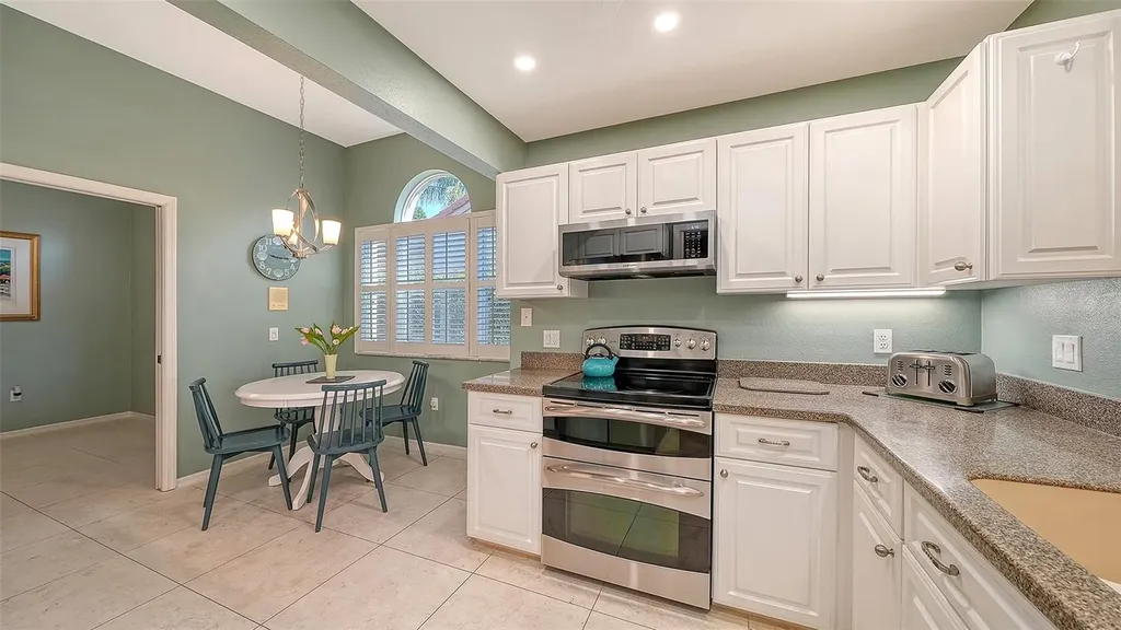 3410 Chelmsford Court Sarasota FL 34235