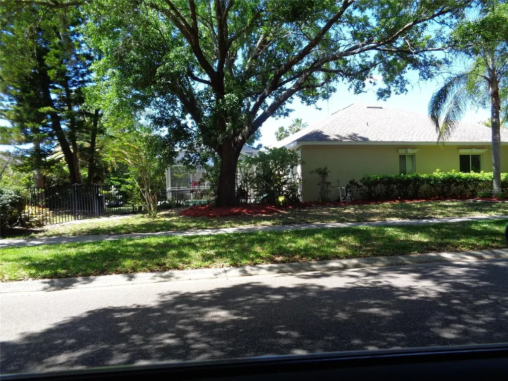 6102 Savoy Circle Lutz FL 33558