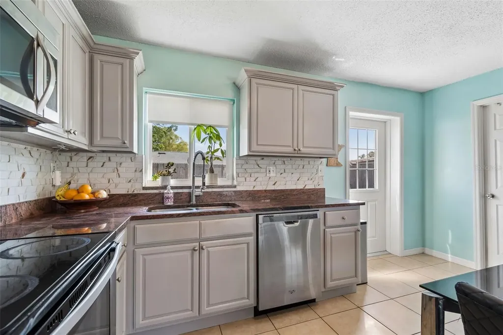 6882 62nd Avenue N Pinellas Park FL 33781