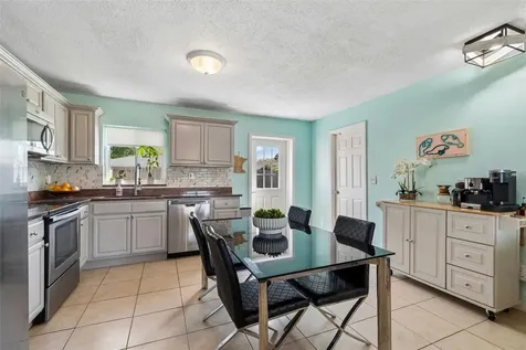6882 62nd Avenue N Pinellas Park FL 33781