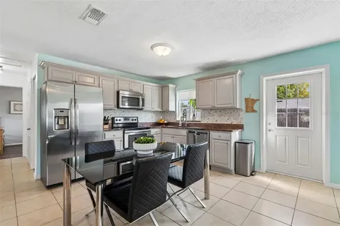 6882 62nd Avenue N Pinellas Park FL 33781