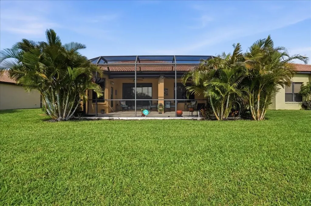 8205 Stirling Falls Circle Sarasota FL 34243