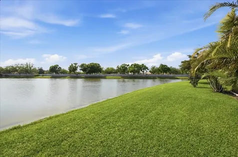 8205 Stirling Falls Circle Sarasota FL 34243