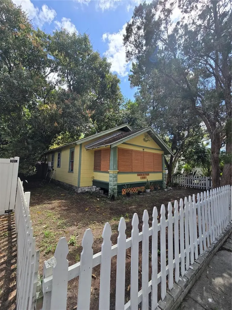 259 14th Street N St Petersburg FL 33705