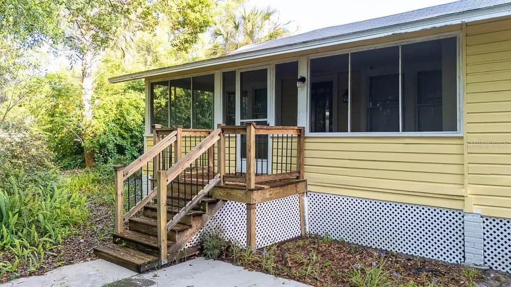 735 Montreville Avenue Deland FL 32724