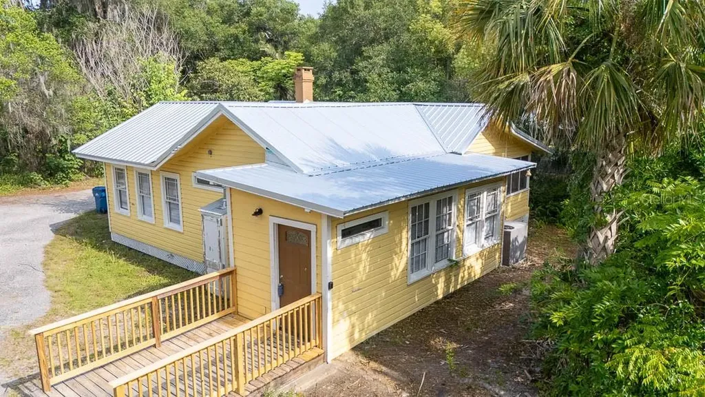 735 Montreville Avenue Deland FL 32724
