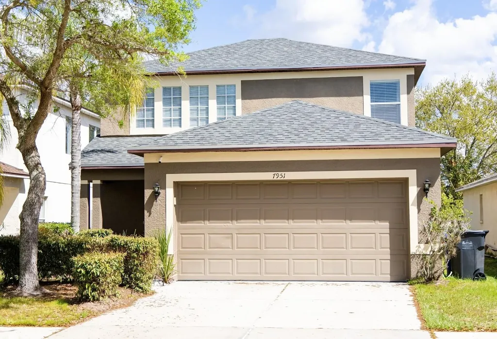 7951 Carriage Pointe Drive Gibsonton FL 33534