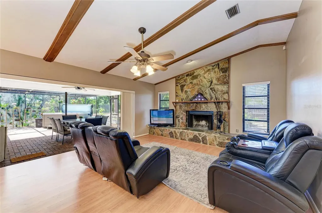 108 70th Street NW Bradenton FL 34209
