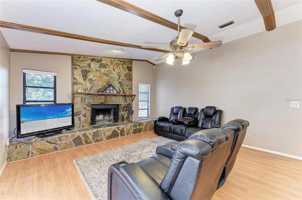 108 70th Street NW Bradenton FL 34209