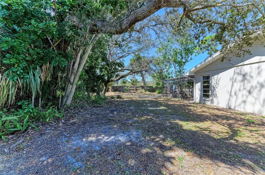 108 70th Street NW Bradenton FL 34209