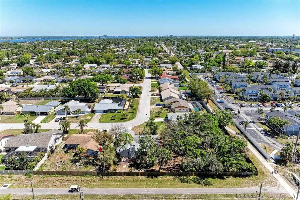 108 70th Street NW Bradenton FL 34209