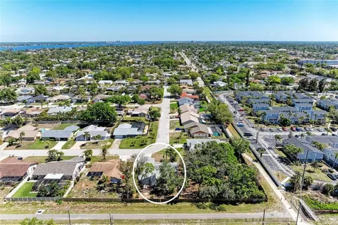 108 70th Street NW Bradenton FL 34209