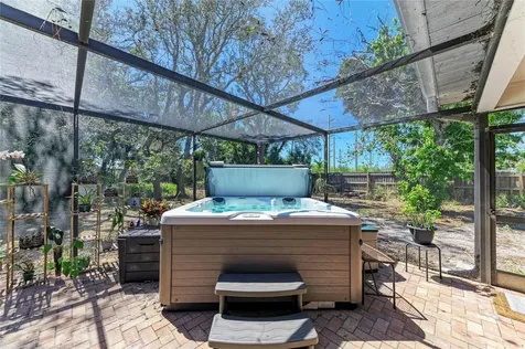 108 70th Street NW Bradenton FL 34209