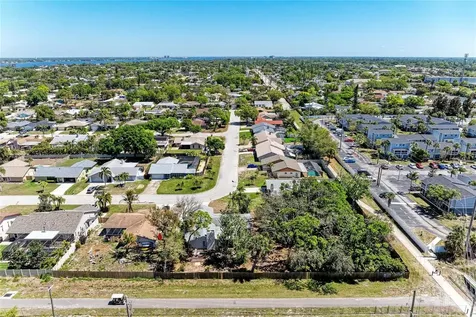 108 70th Street NW Bradenton FL 34209