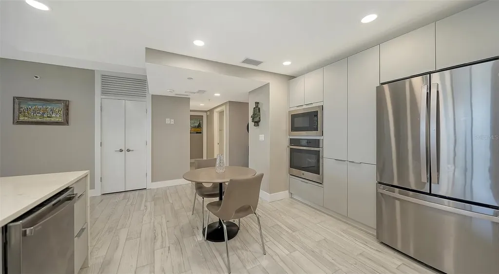 2120 Harbourside Drive Longboat Key FL 34228