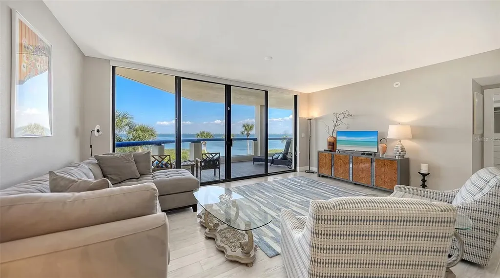 2120 Harbourside Drive Longboat Key FL 34228