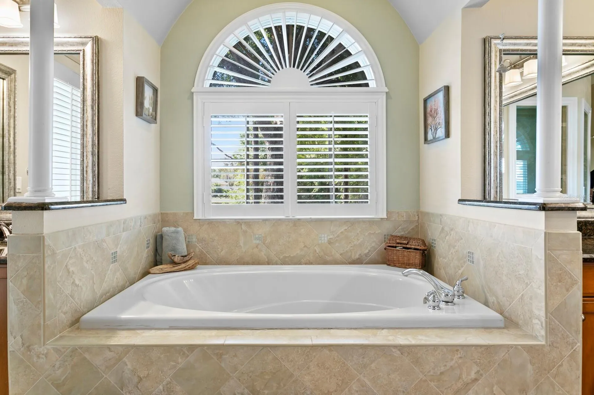 18008 Pinnacle Court Tampa FL 33647