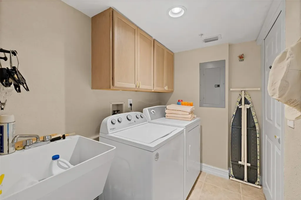 8472 Ridgewood Avenue Cape Canaveral FL 32920
