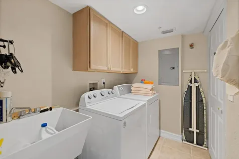 8472 Ridgewood Avenue Cape Canaveral FL 32920