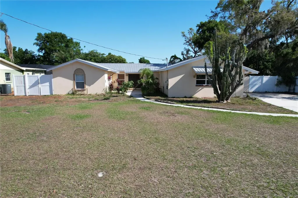 914 Homewood Drive Brandon FL 33511
