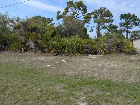 516 Sunset Road N Rotonda West FL 33947